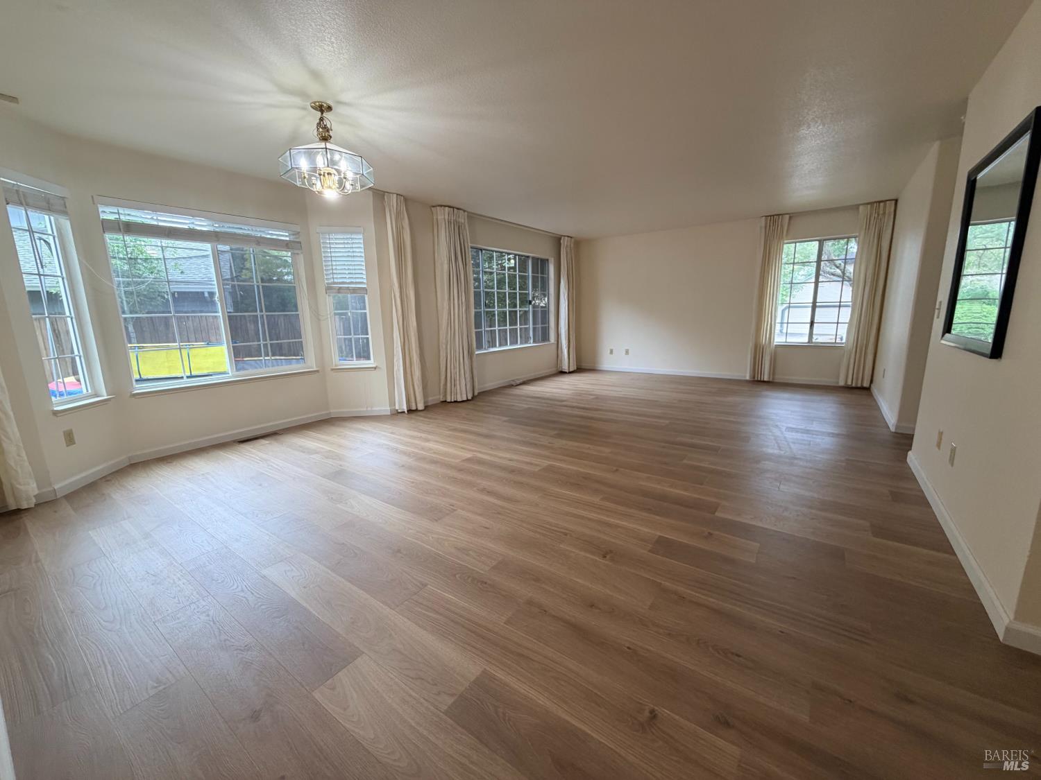 1195 Exeter Drive Santa Rosa CA 95402