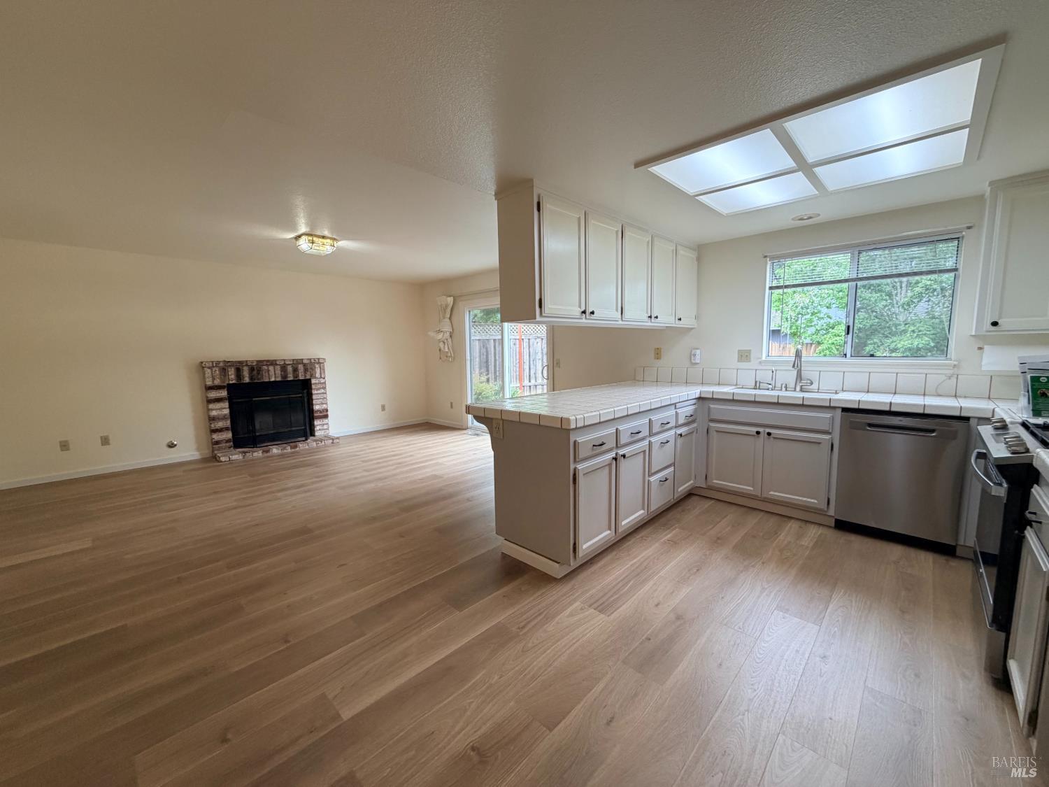 1195 Exeter Drive Santa Rosa CA 95402