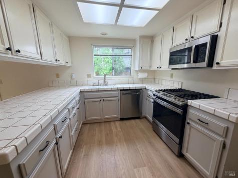 1195 Exeter Drive Santa Rosa CA 95402