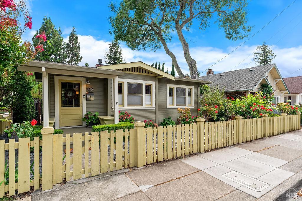 328 Piper Street Healdsburg CA 95448
