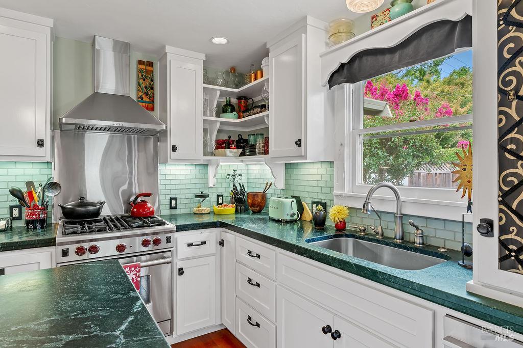 328 Piper Street Healdsburg CA 95448