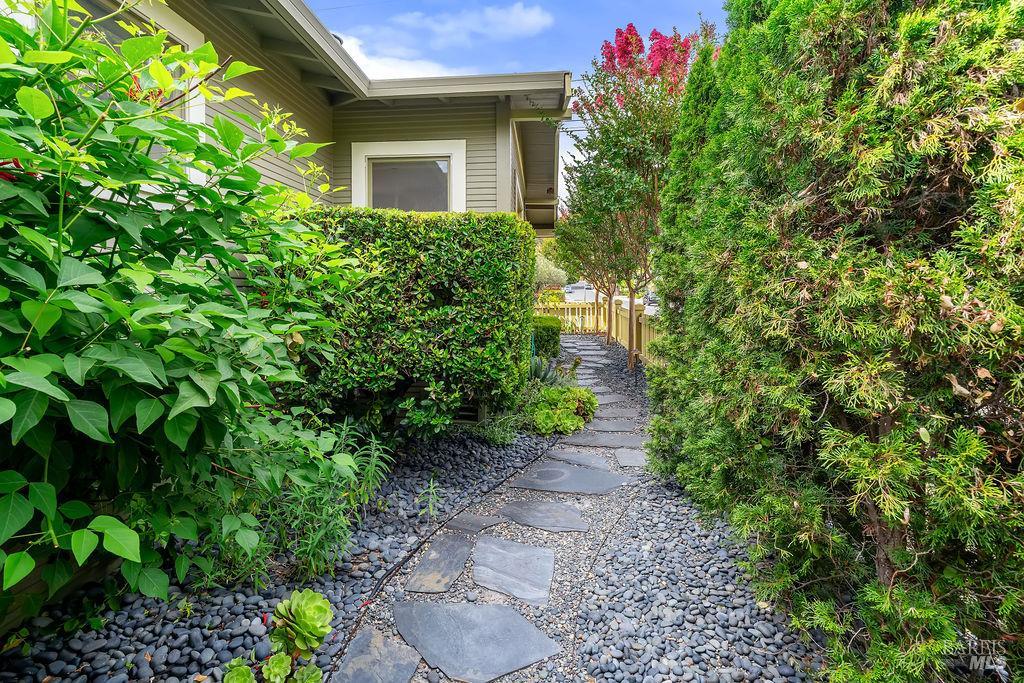328 Piper Street Healdsburg CA 95448