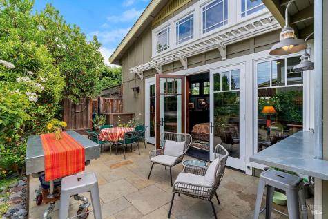 328 Piper Street Healdsburg CA 95448