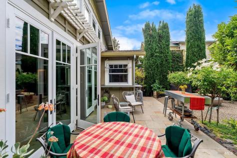 328 Piper Street Healdsburg CA 95448