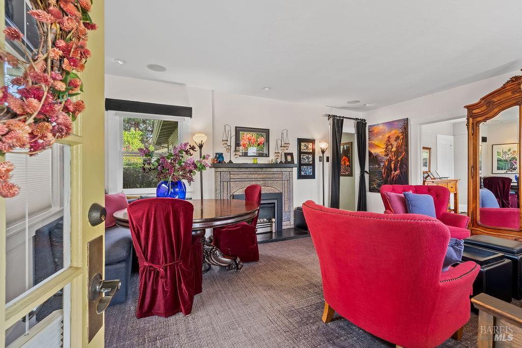 328 Piper Street Healdsburg CA 95448