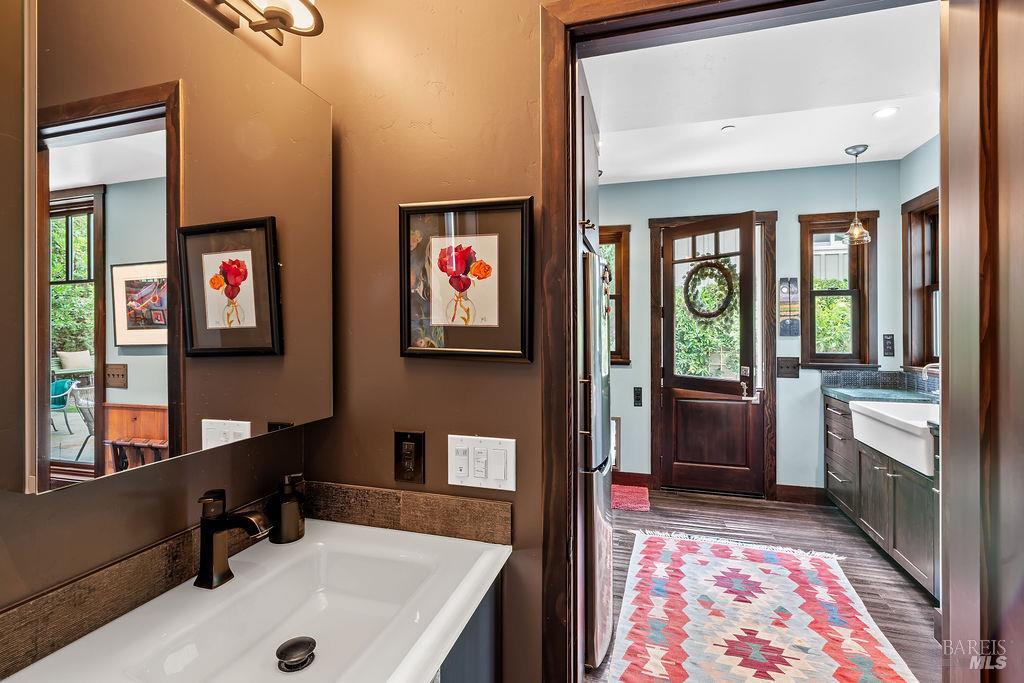 328 Piper Street Healdsburg CA 95448