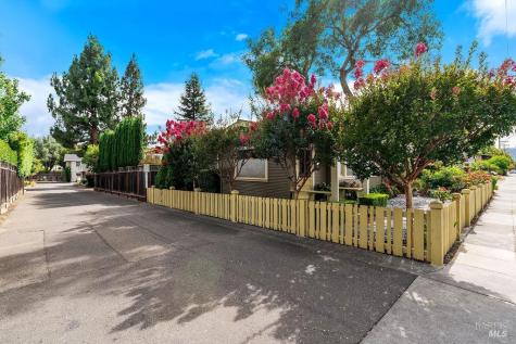328 Piper Street Healdsburg CA 95448