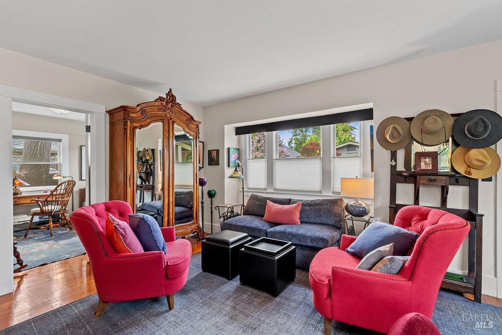 328 Piper Street Healdsburg CA 95448