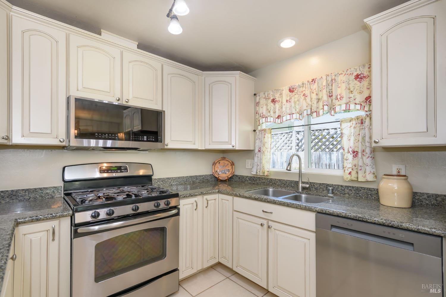 905 Silva Avenue Santa Rosa CA 95404