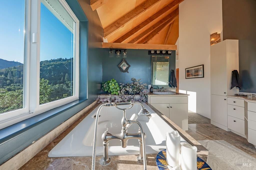 1474 Boonville Road Ukiah CA 95482
