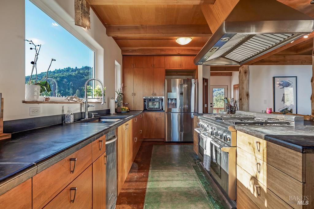 1474 Boonville Road Ukiah CA 95482