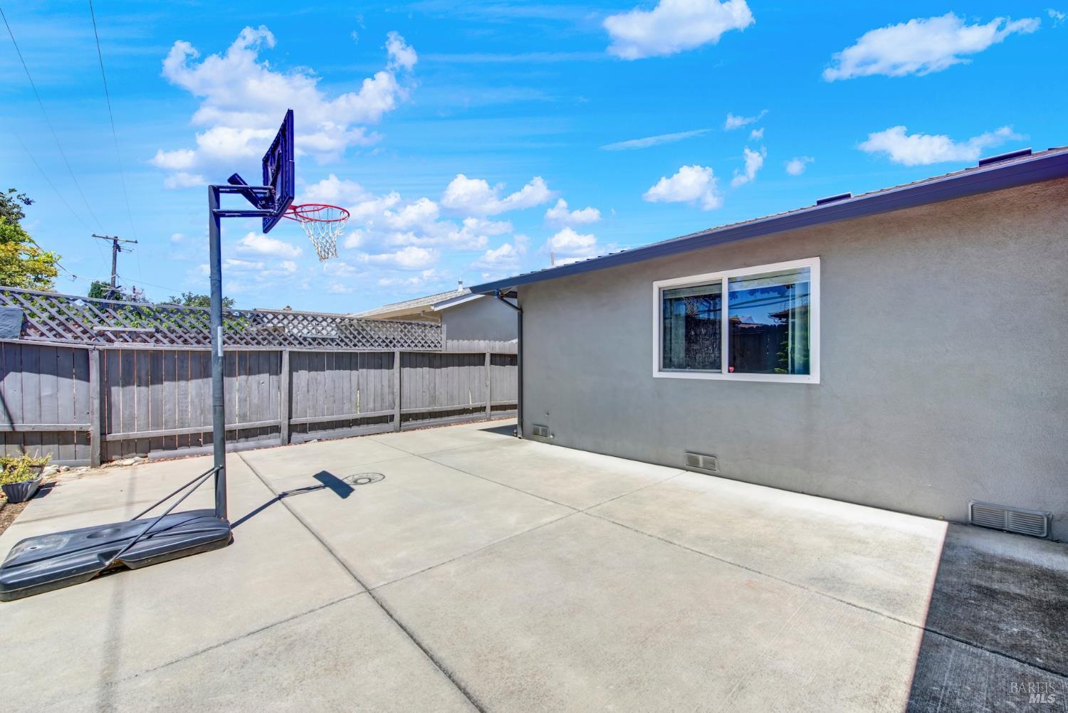 2425 Oceanic Drive Fairfield CA 94533