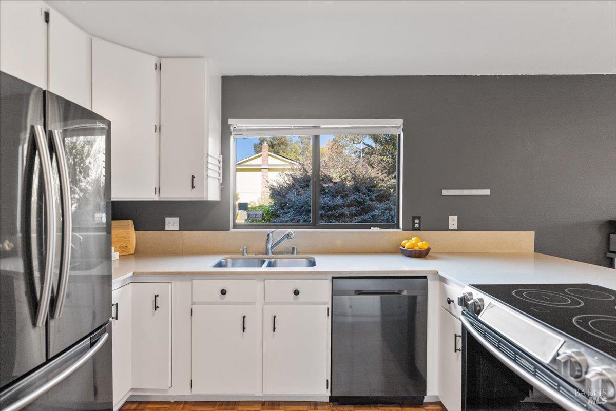 296 W Thomson Avenue Sonoma CA 95476