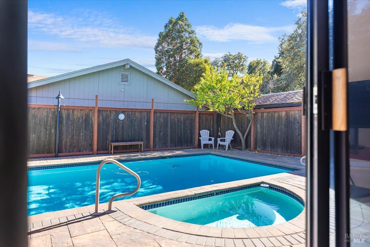 296 W Thomson Avenue Sonoma CA 95476