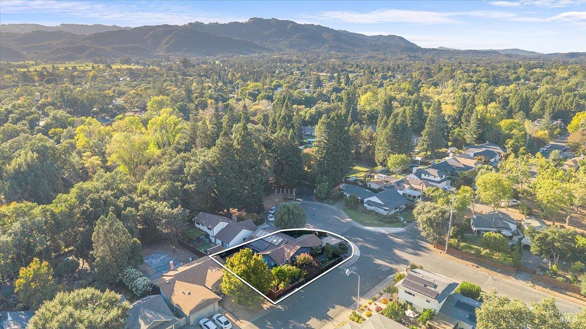 296 W Thomson Avenue Sonoma CA 95476