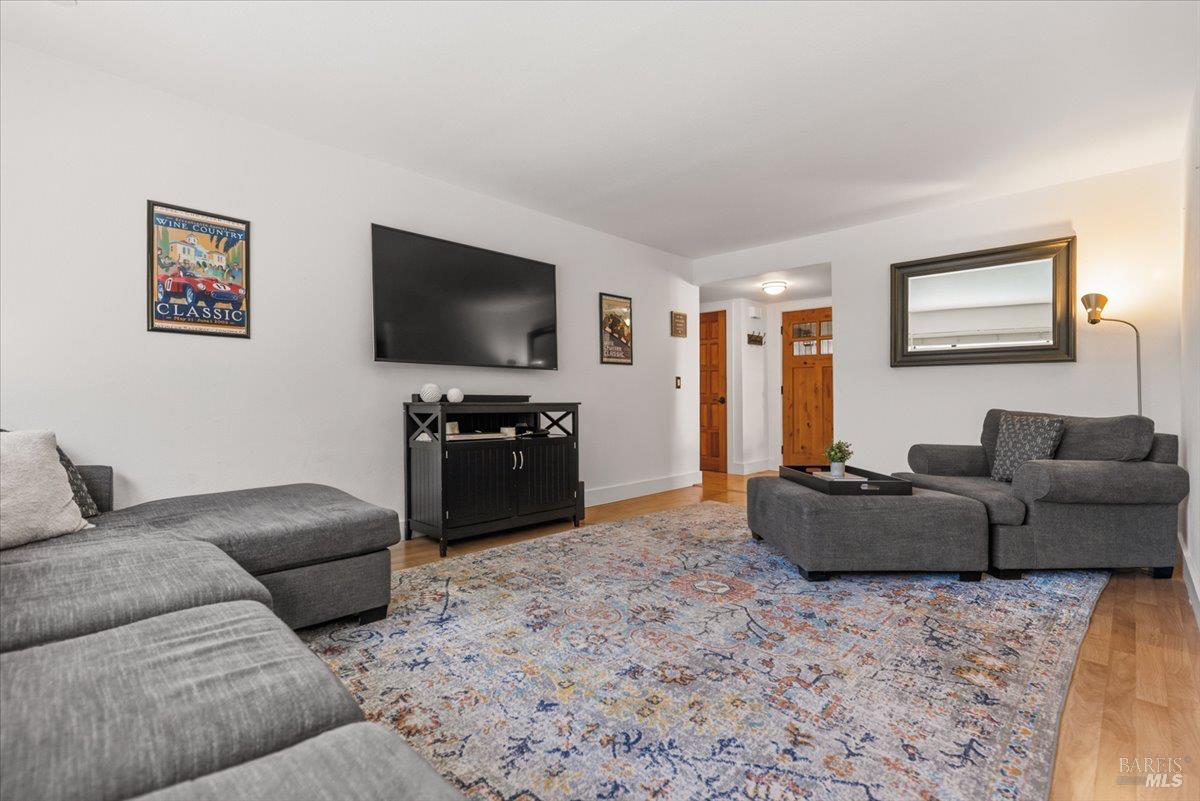 296 W Thomson Avenue Sonoma CA 95476