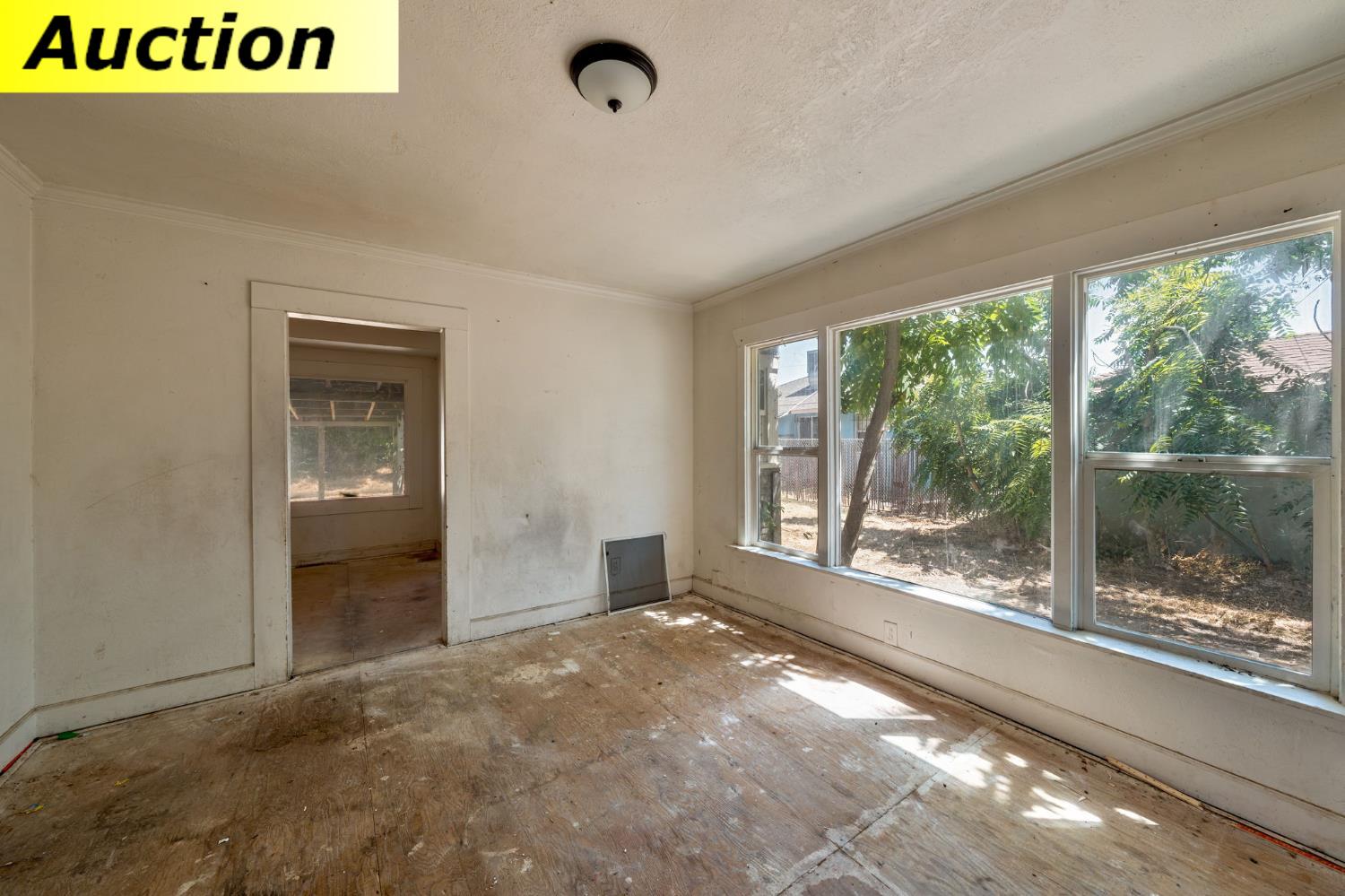 2504 Hawthorne Street Sacramento CA 95815