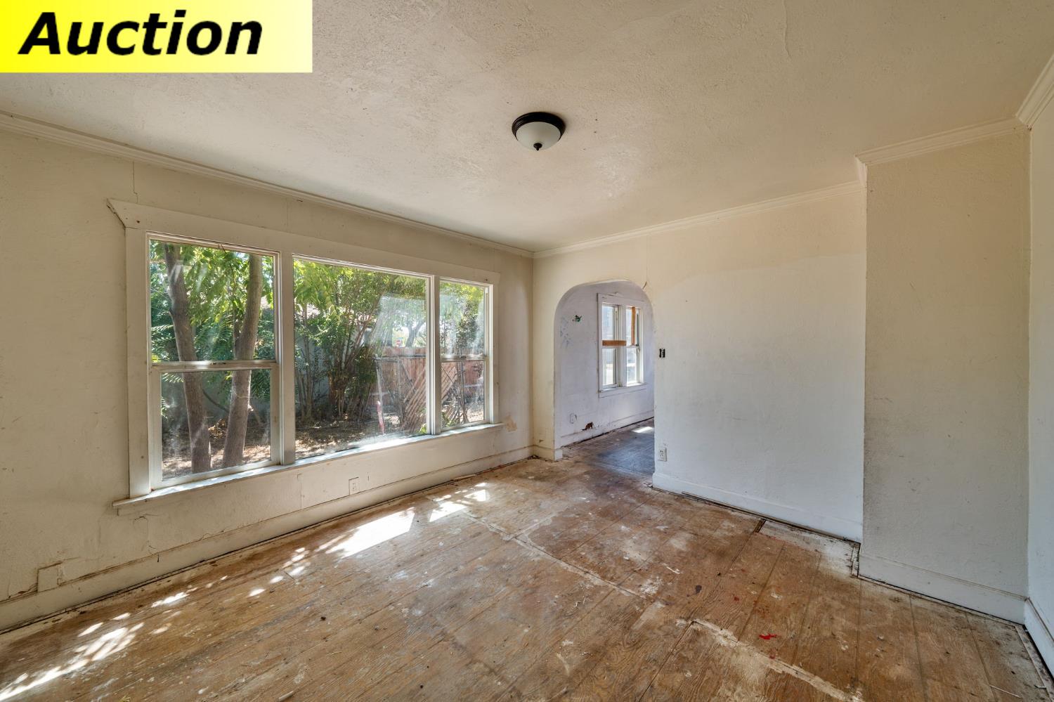 2504 Hawthorne Street Sacramento CA 95815