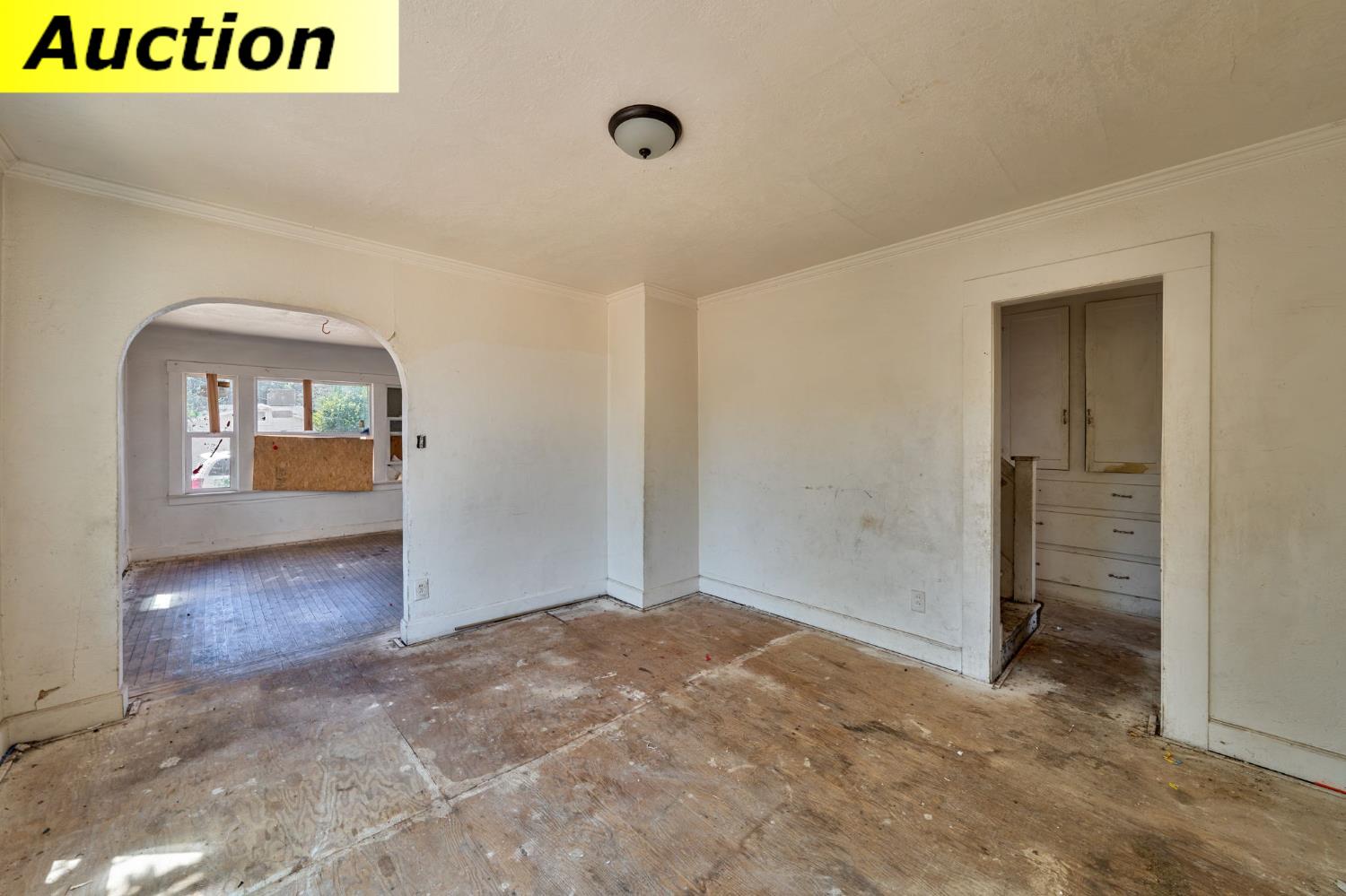 2504 Hawthorne Street Sacramento CA 95815