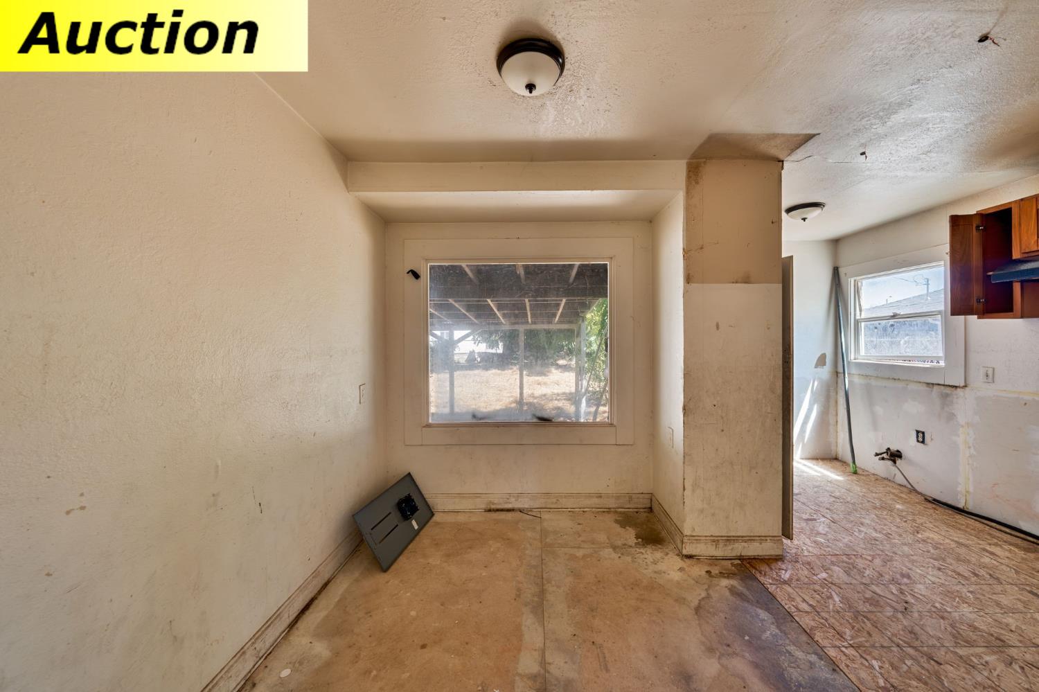 2504 Hawthorne Street Sacramento CA 95815