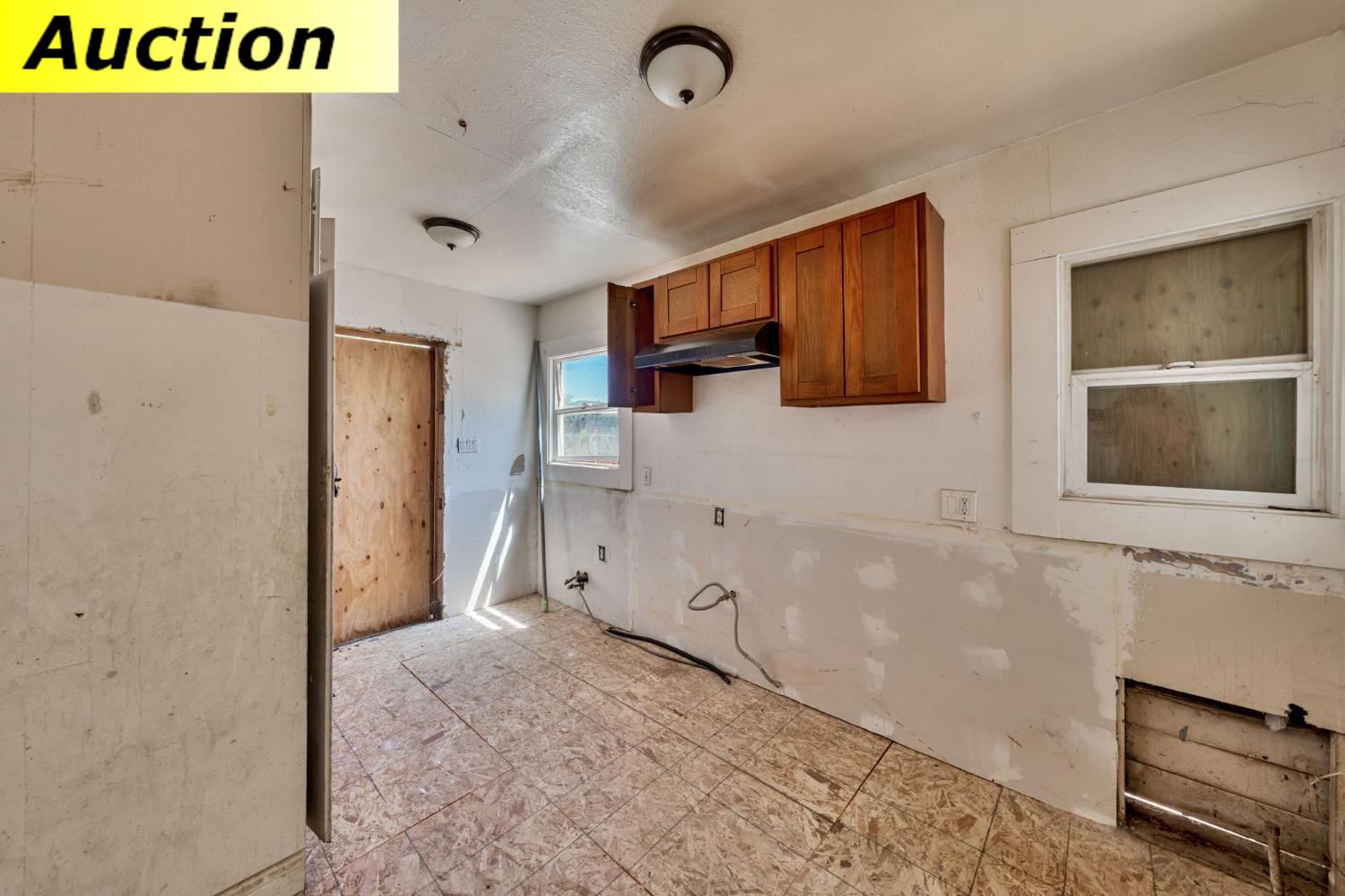 2504 Hawthorne Street Sacramento CA 95815