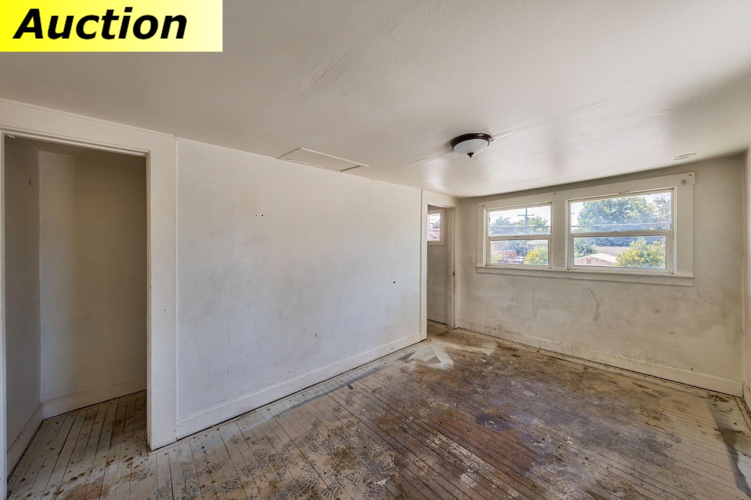 2504 Hawthorne Street Sacramento CA 95815