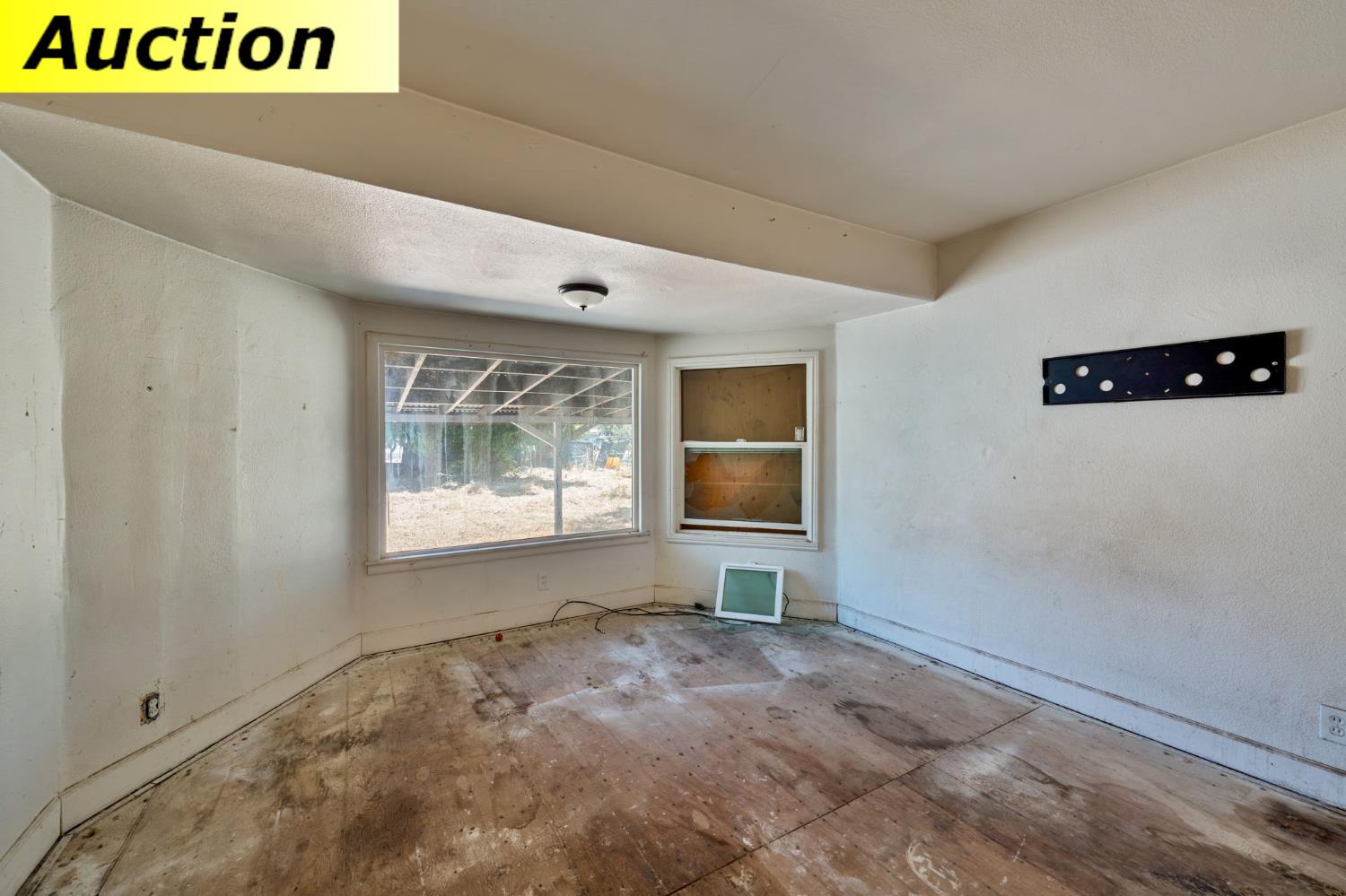 2504 Hawthorne Street Sacramento CA 95815