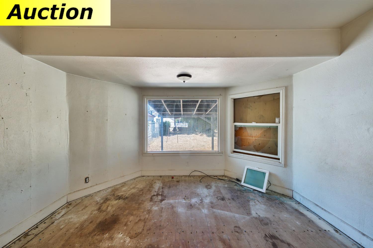 2504 Hawthorne Street Sacramento CA 95815