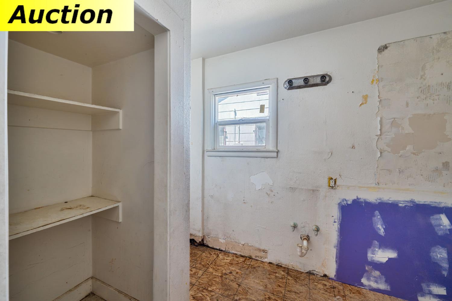 2504 Hawthorne Street Sacramento CA 95815
