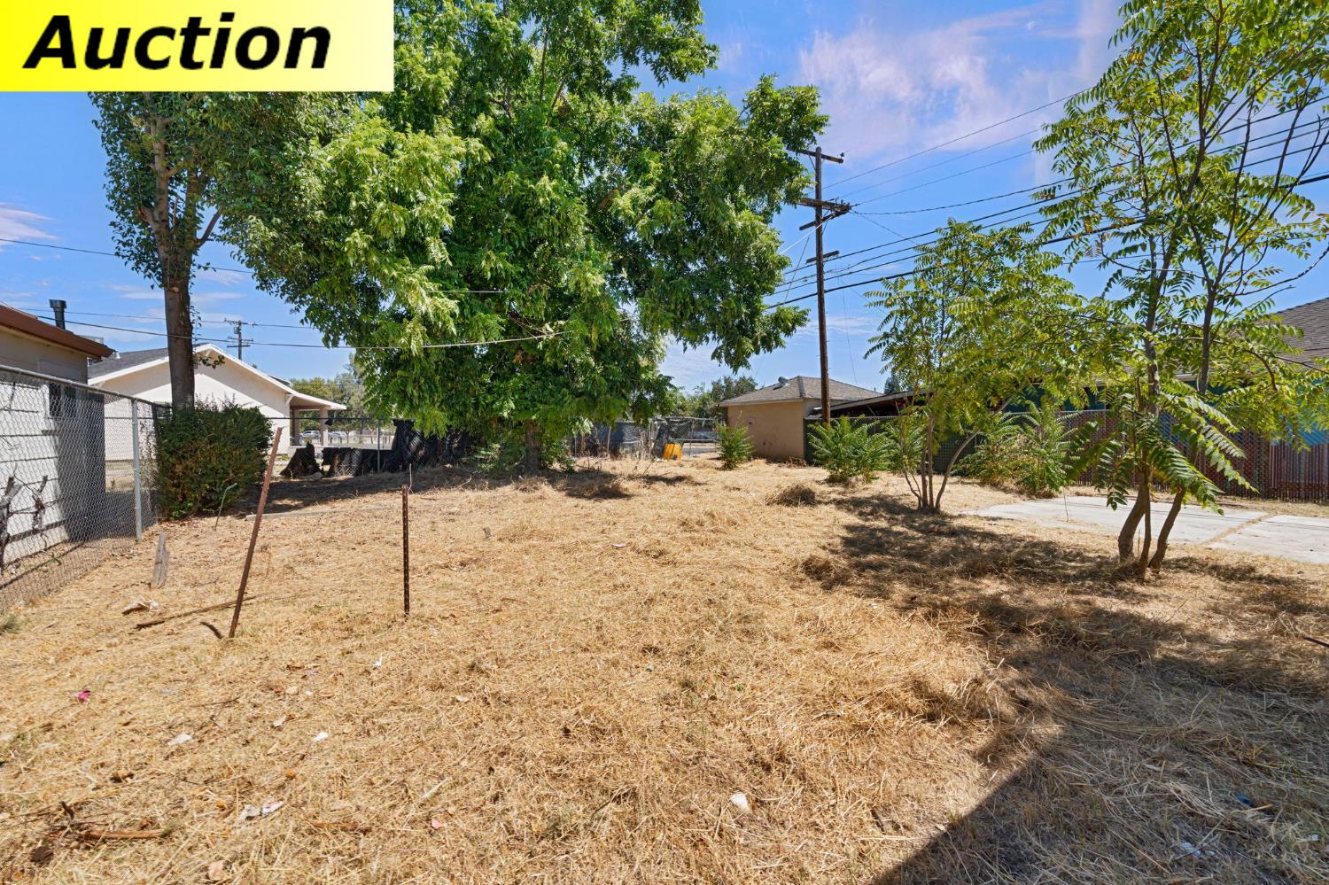 2504 Hawthorne Street Sacramento CA 95815