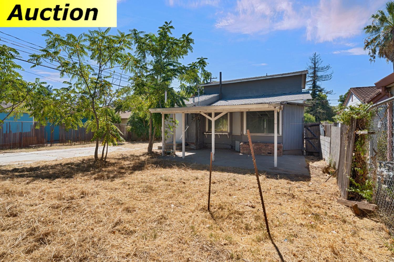 2504 Hawthorne Street Sacramento CA 95815