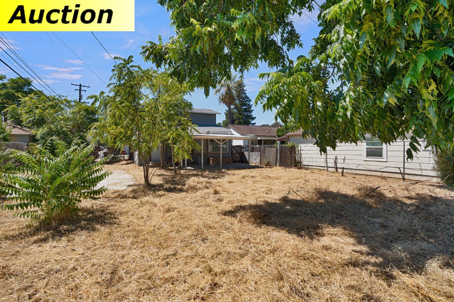 2504 Hawthorne Street Sacramento CA 95815