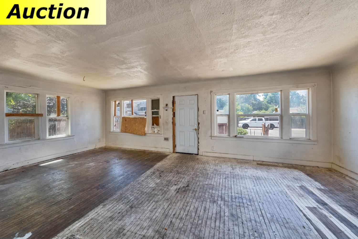 2504 Hawthorne Street Sacramento CA 95815
