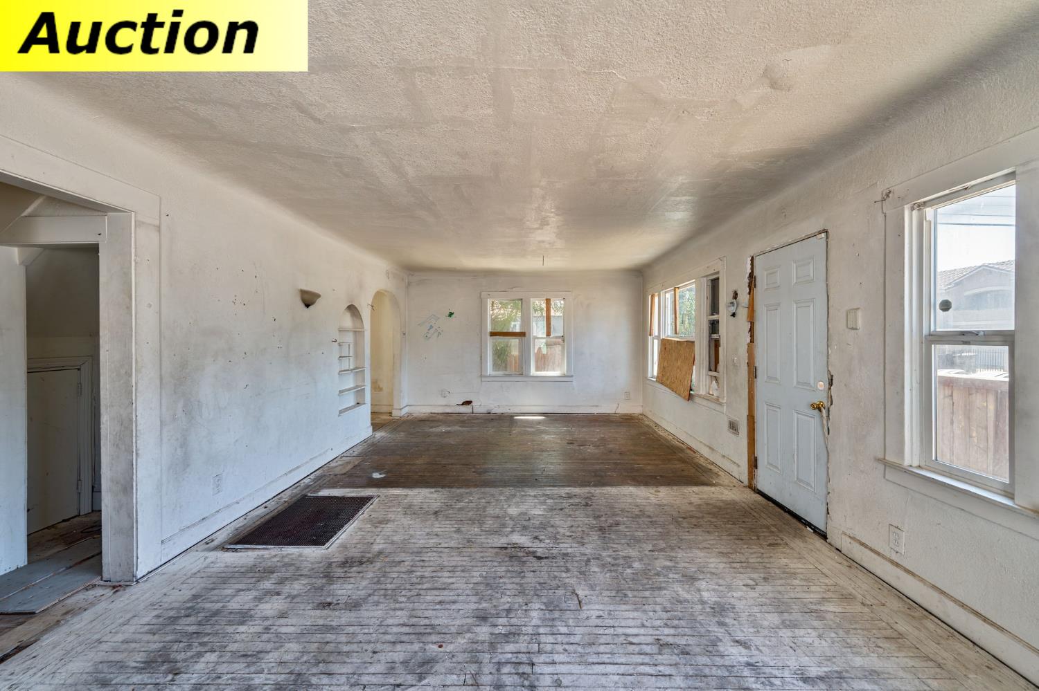2504 Hawthorne Street Sacramento CA 95815