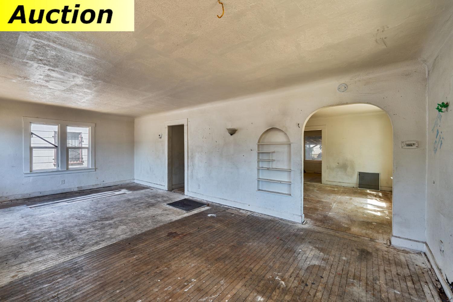 2504 Hawthorne Street Sacramento CA 95815