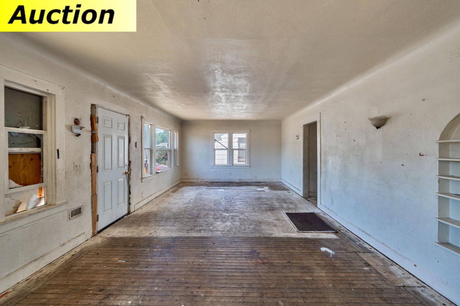 2504 Hawthorne Street Sacramento CA 95815