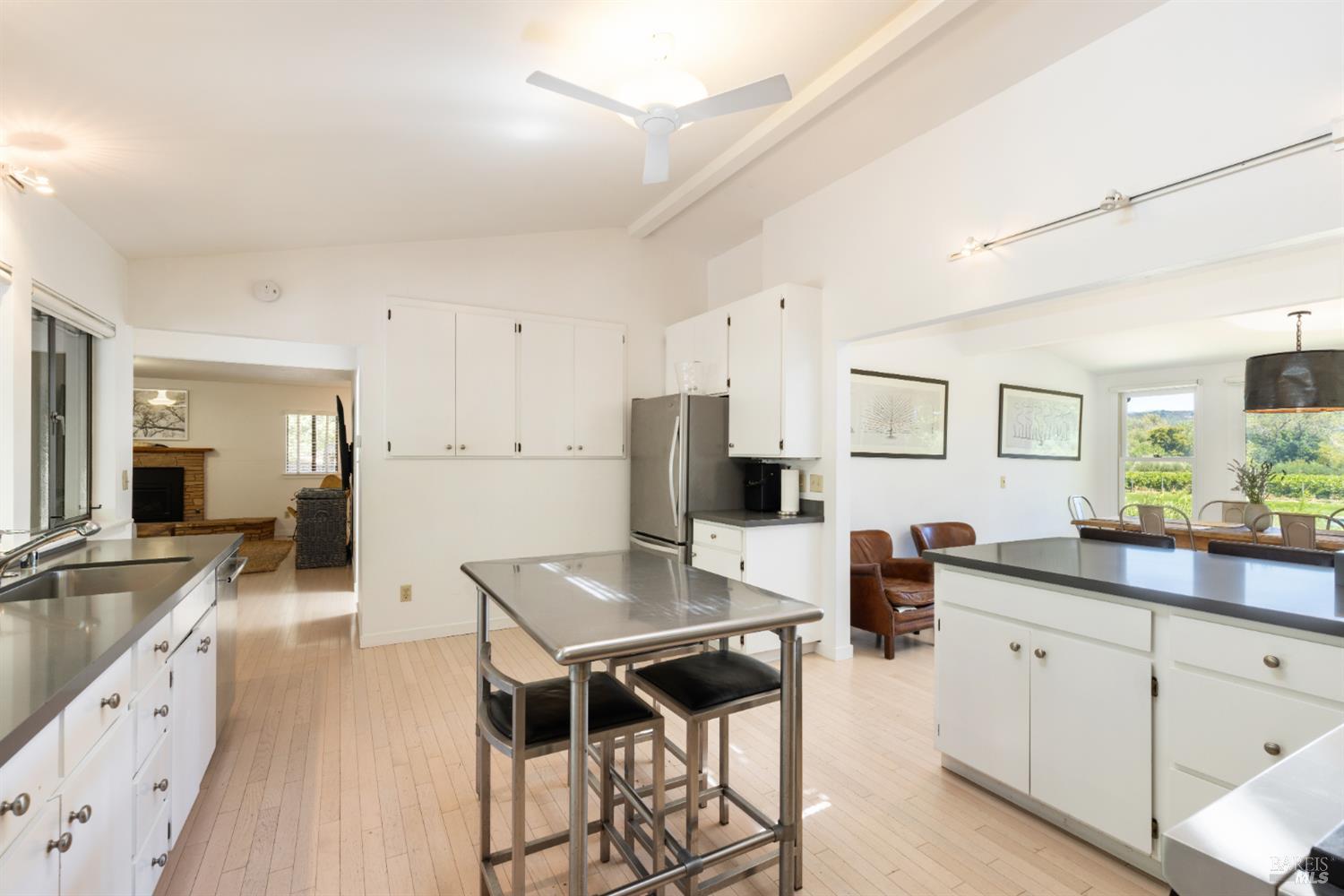 5968 W Dry Creek Road Healdsburg CA 95448