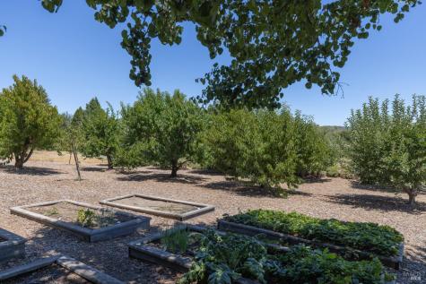 5968 W Dry Creek Road Healdsburg CA 95448