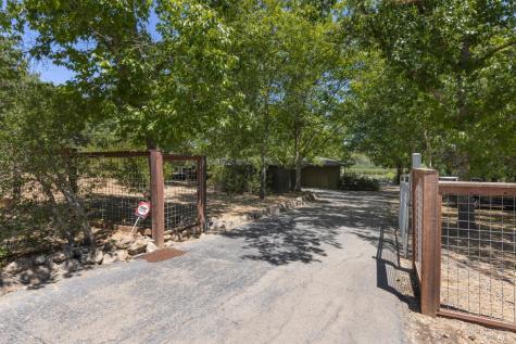 5968 W Dry Creek Road Healdsburg CA 95448