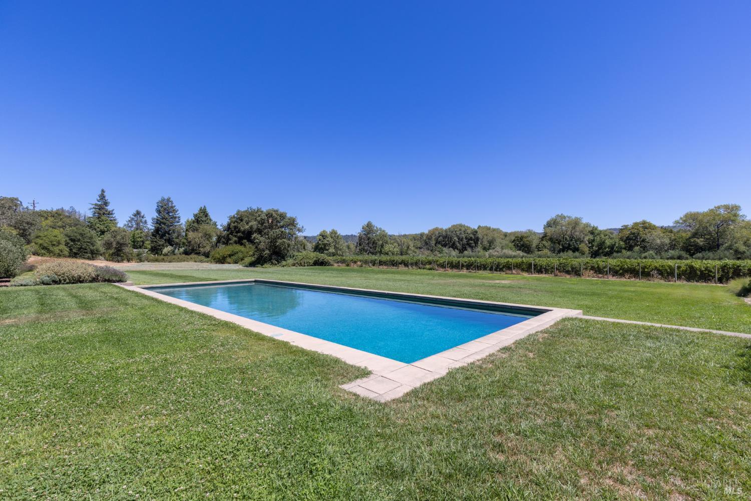 5968 W Dry Creek Road Healdsburg CA 95448