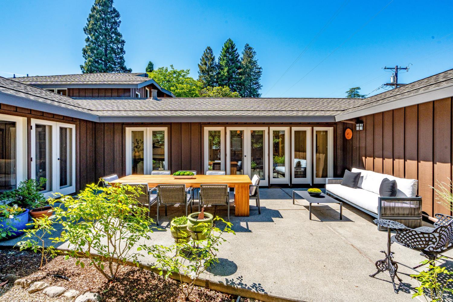 1285 Hudson Avenue St. Helena CA 94574