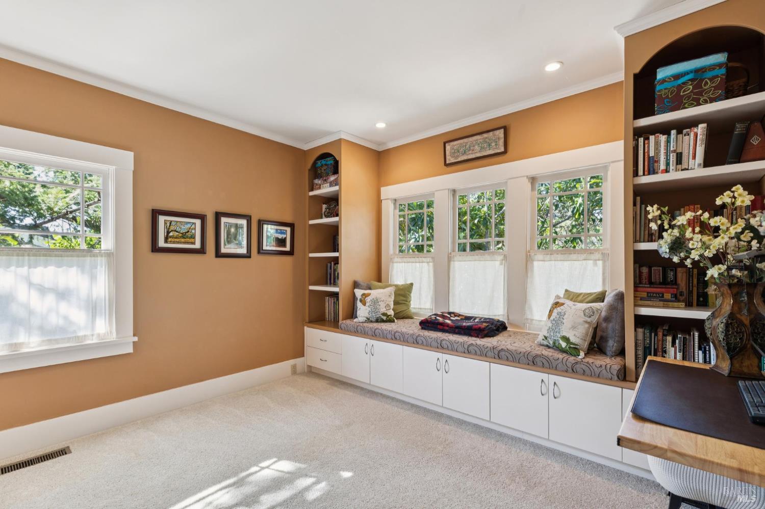 1734 Vineyard Avenue St. Helena CA 94574