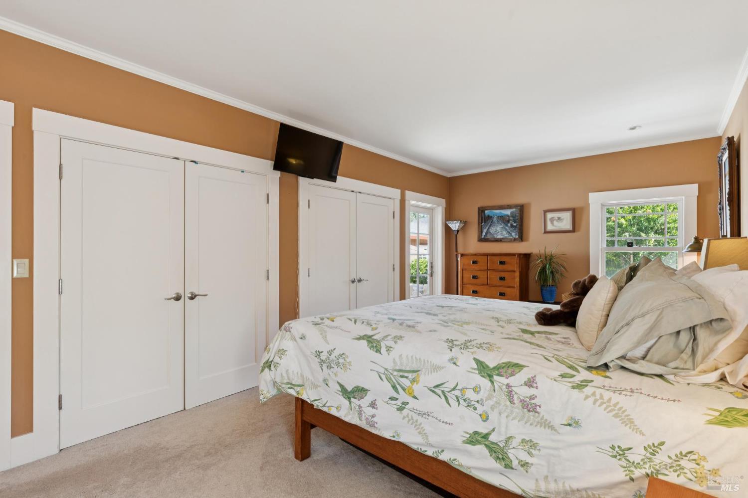 1734 Vineyard Avenue St. Helena CA 94574