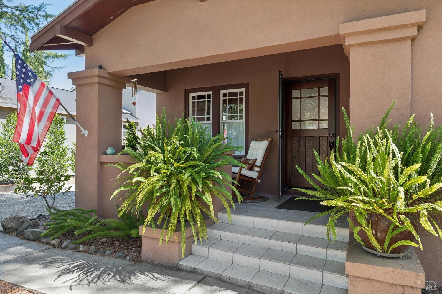 1734 Vineyard Avenue St. Helena CA 94574