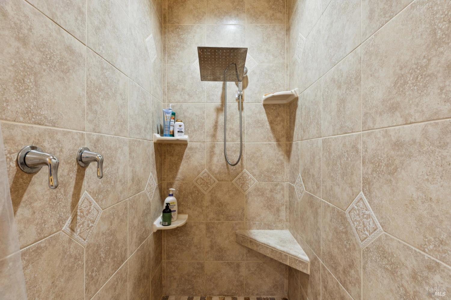 1734 Vineyard Avenue St. Helena CA 94574