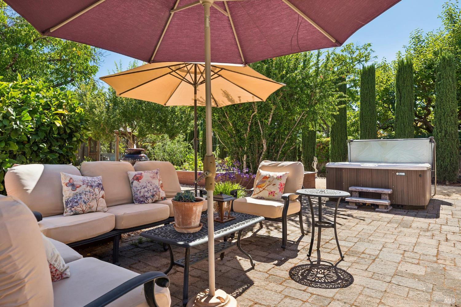 1734 Vineyard Avenue St. Helena CA 94574