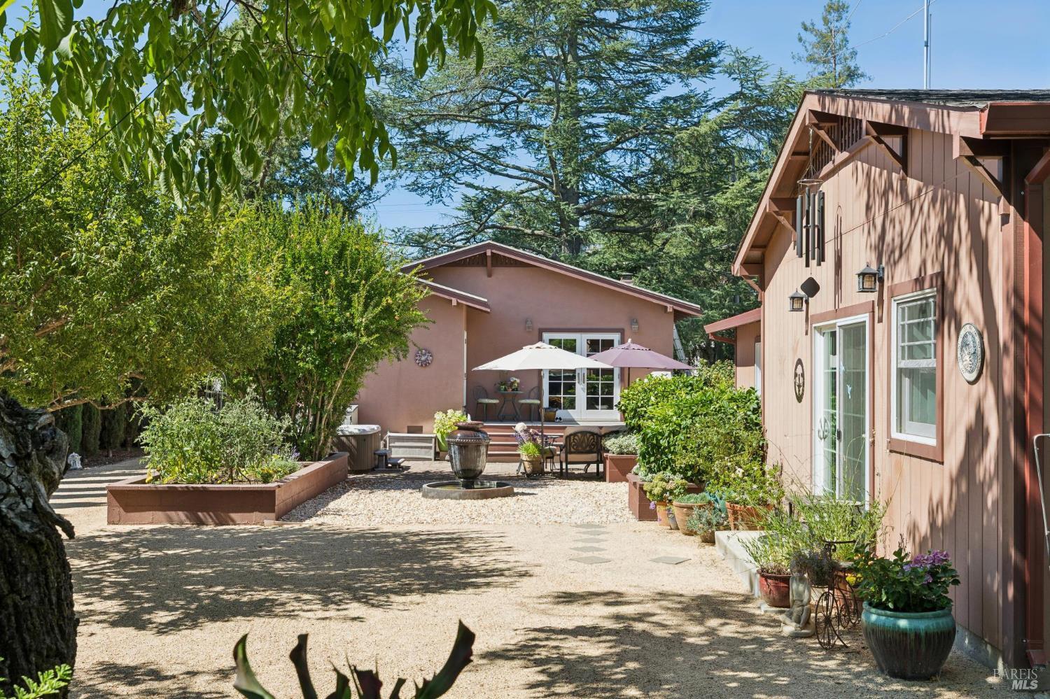 1734 Vineyard Avenue St. Helena CA 94574