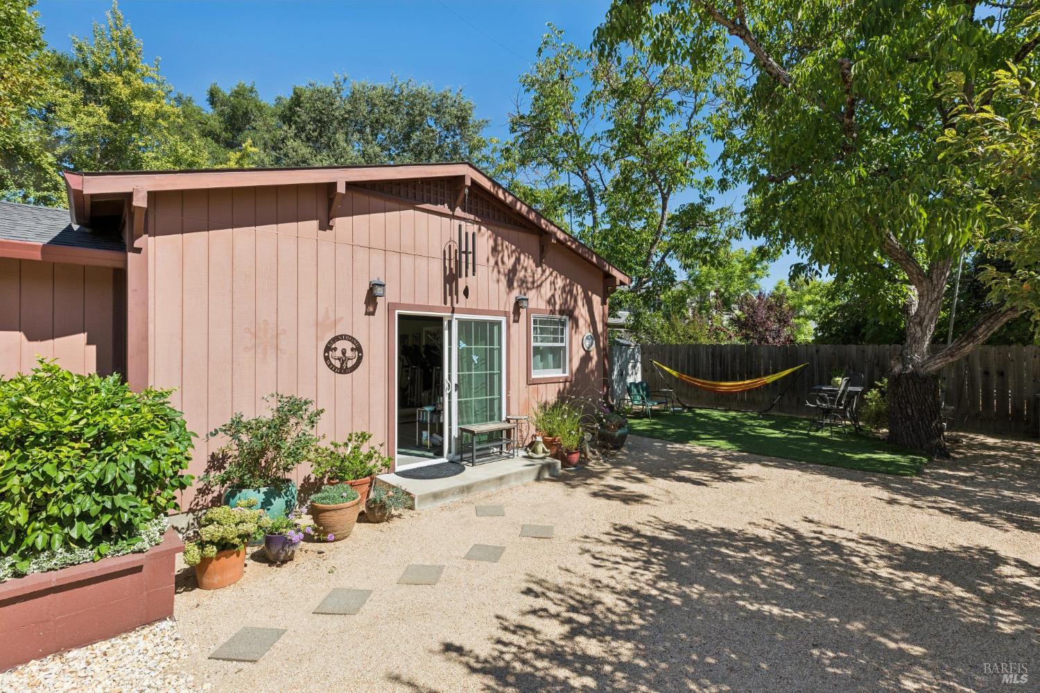 1734 Vineyard Avenue St. Helena CA 94574
