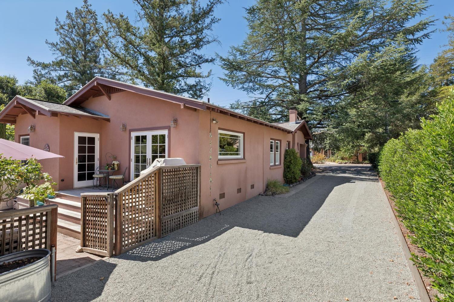 1734 Vineyard Avenue St. Helena CA 94574