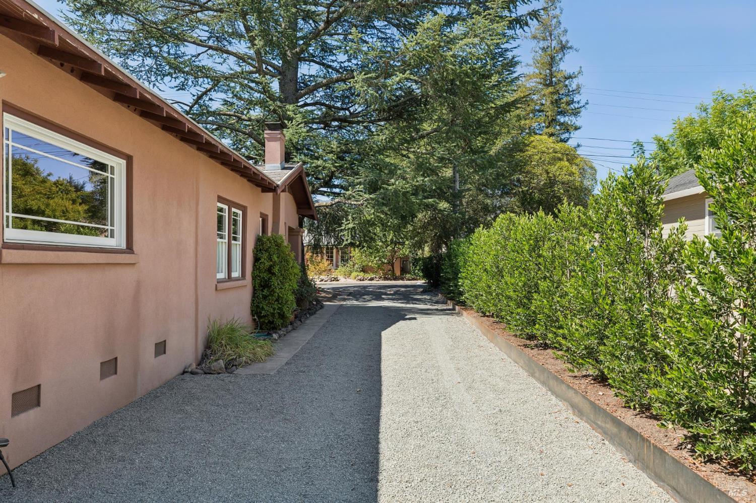 1734 Vineyard Avenue St. Helena CA 94574